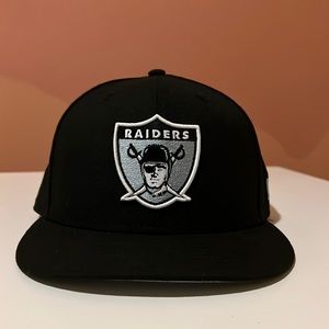 New Era 59Fifty Black Raiders Hat size 7 1/4